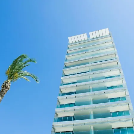 The Tower At St Raphael 公寓式酒店 利马索尔